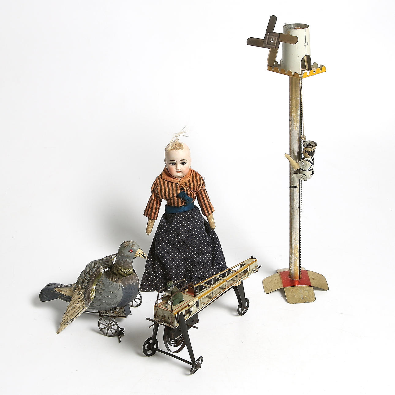 PLÅTLEKSAKER och DOCKA, tidigt 1900-tal.