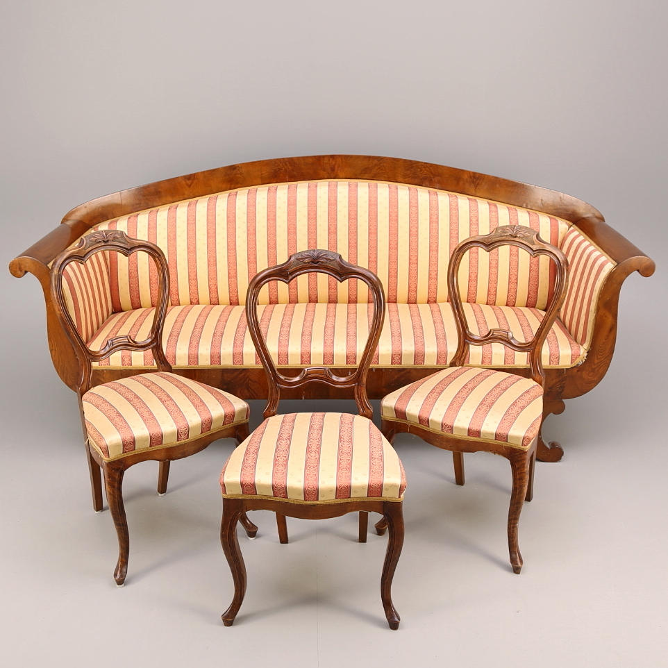 SITTGRUPP 4 delar. Karl Johan soffa, 3 nyrokokostolar, 1800-tal.
