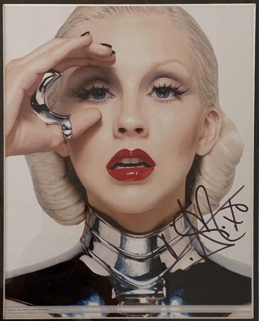 CHRISTINA AGUILERA SIGNIERTES BILD.