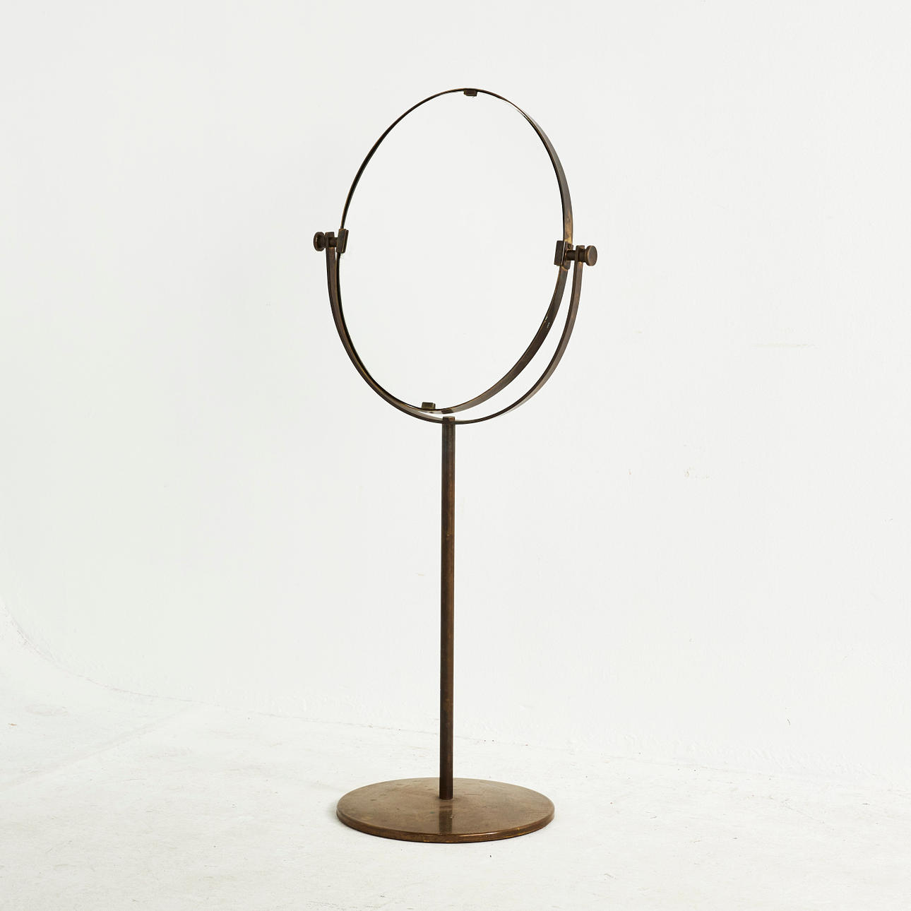 GOLVSPEGEL, 1900-tal, mässing.