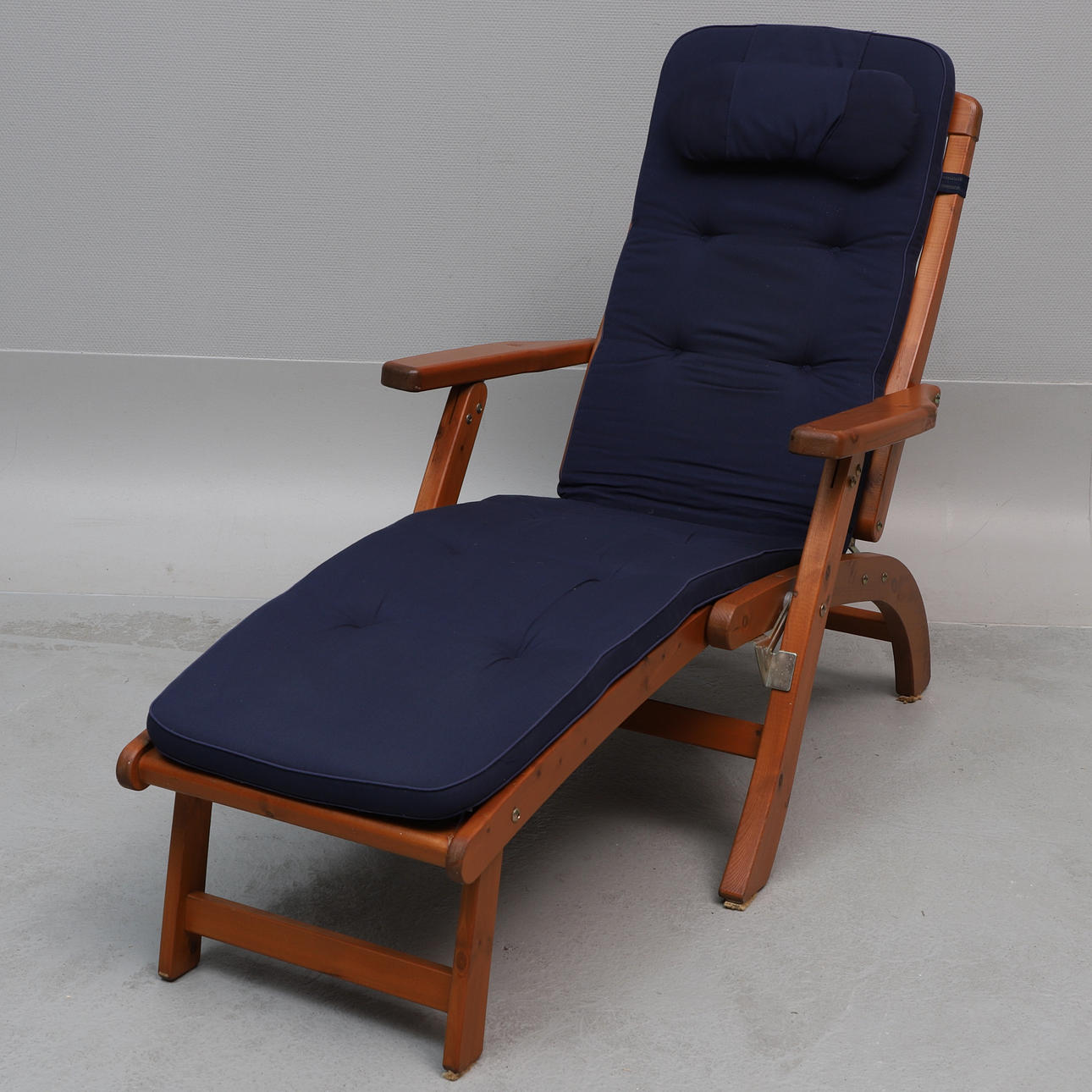 SOLSTOL, justerbar, Hillerstorp, Sverige.