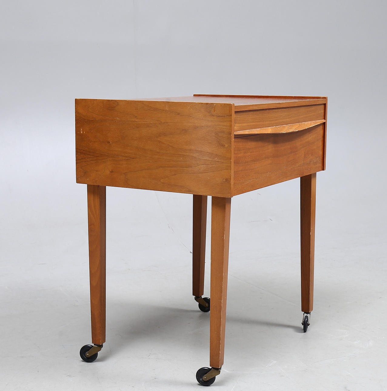 SYBORD, teak, omkring 1900-talets mitt.