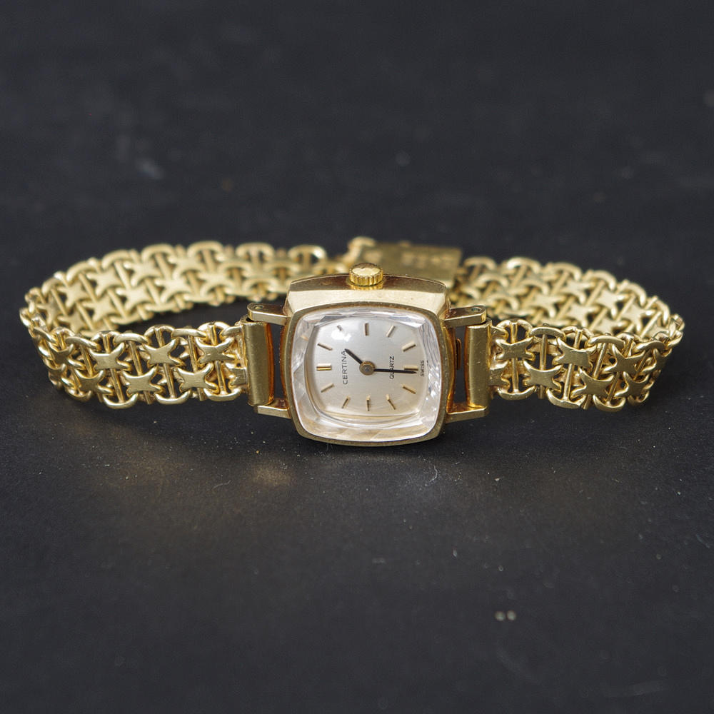 DAMARMBANDSUR, Certina, boett i 14K guld, x-lånk i 18K guld.
