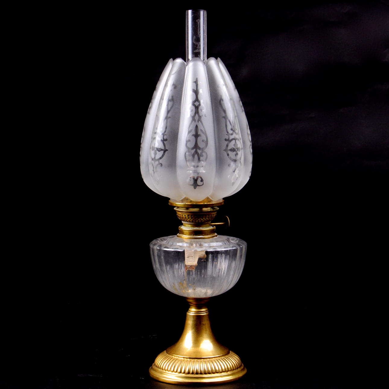 BORDSFOTOGENLAMPA, mässing och glas, jugend, 1900-tal.