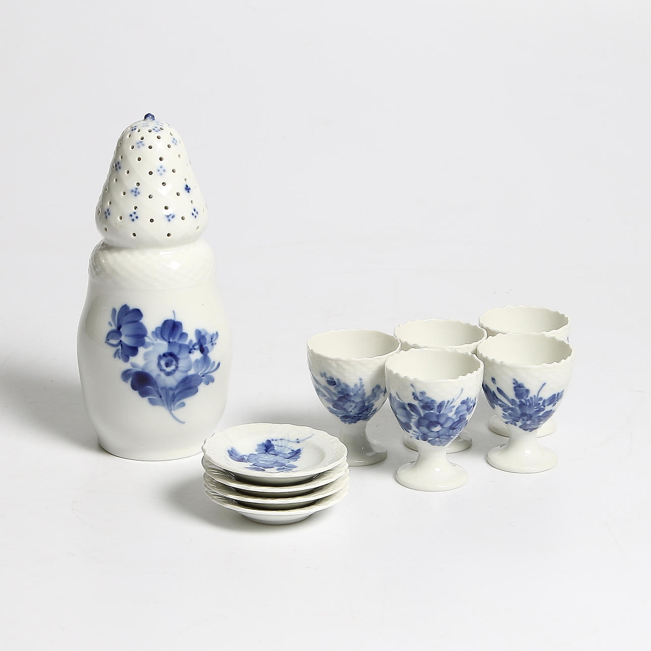 ÄGGKOPPAR, ASKFAT och RUSKA, porslin, "Blå Blomst", Royal Copenhagen.