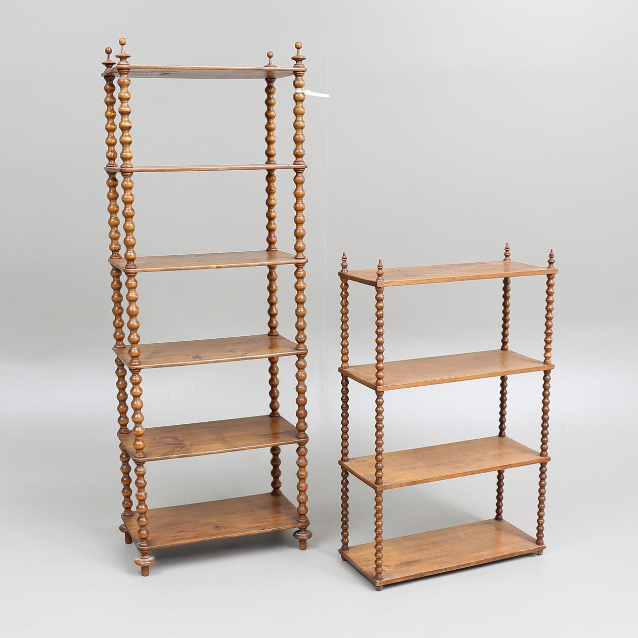 ATIENNEHYLLOR, 2 st, 1900-tal.