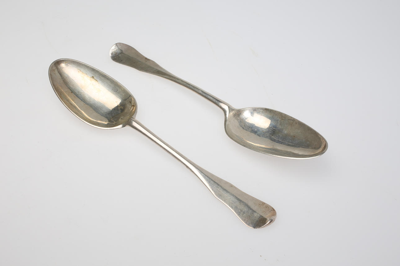 PETER OHLIJN. FIOLSKED,1 par,silver,Karlskrona,1779.