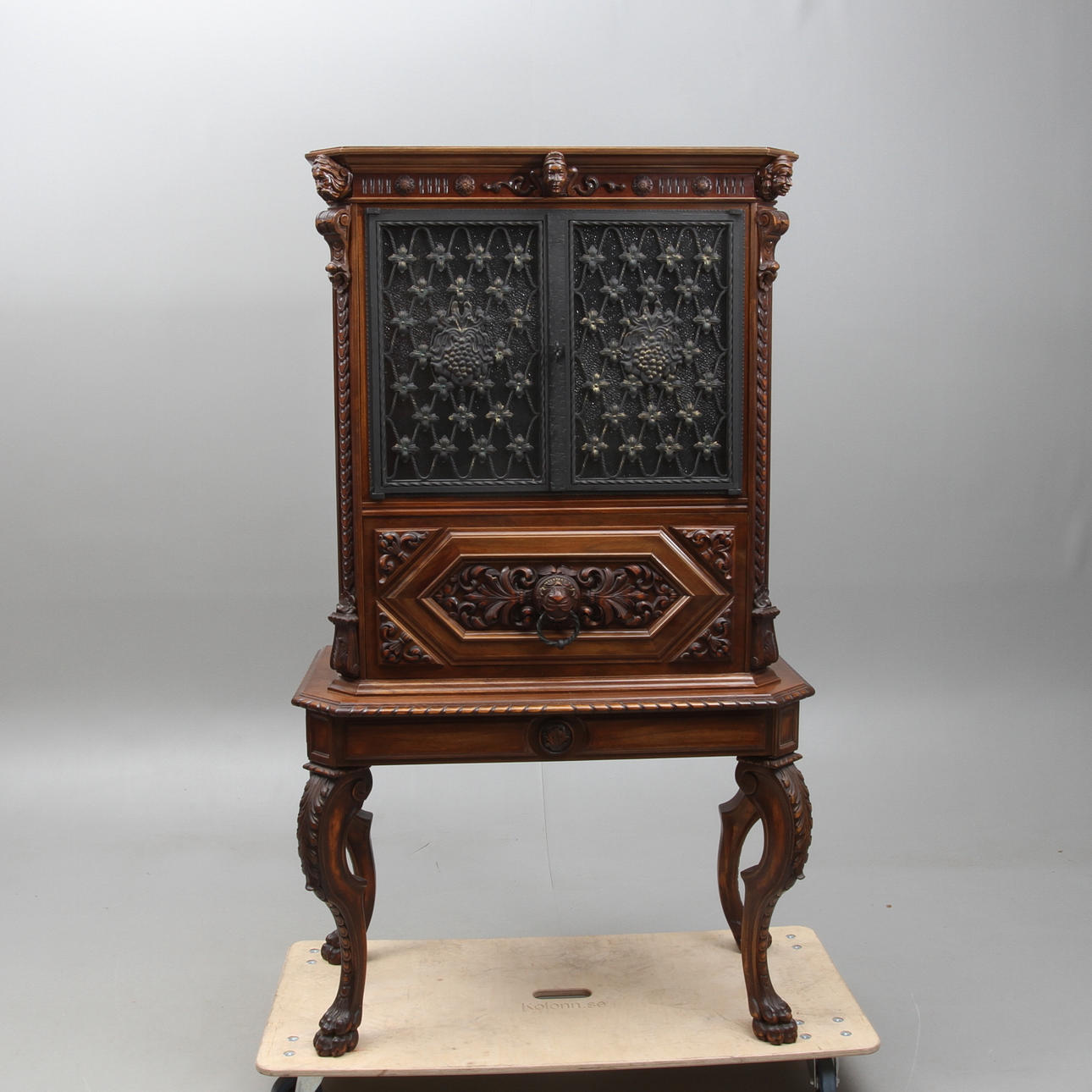 BARSKÅP, barockstil, 1900-tal.