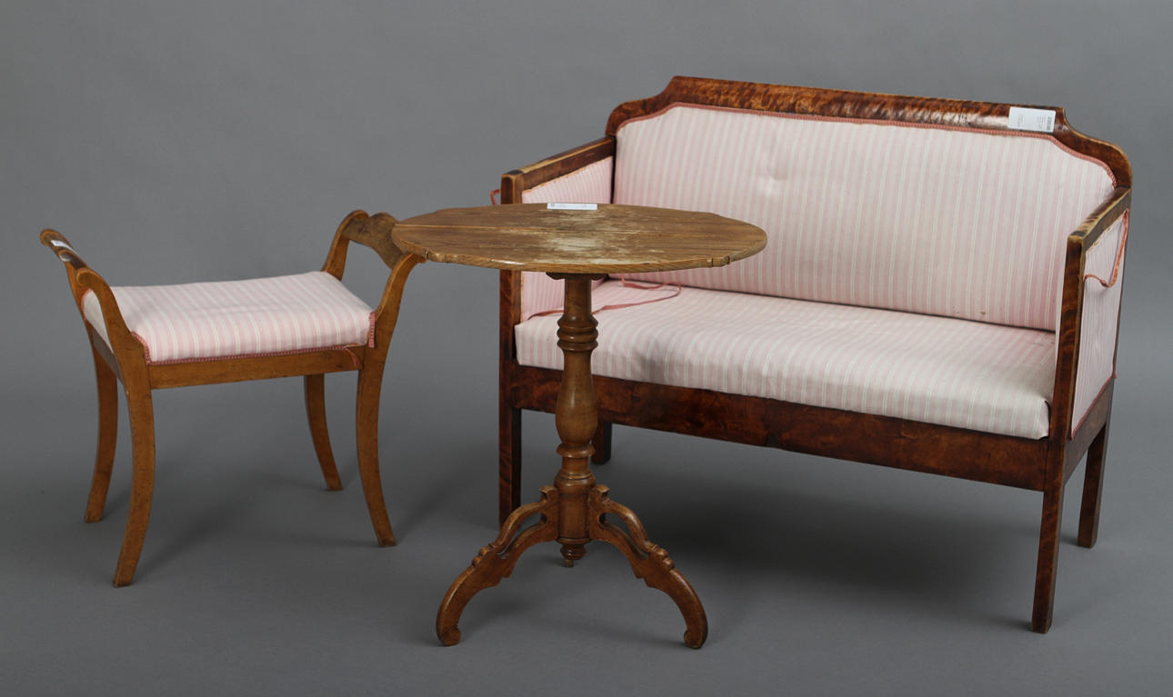 SOFFA, TABURETT samt MINDRE BORD, 1900-tal.
