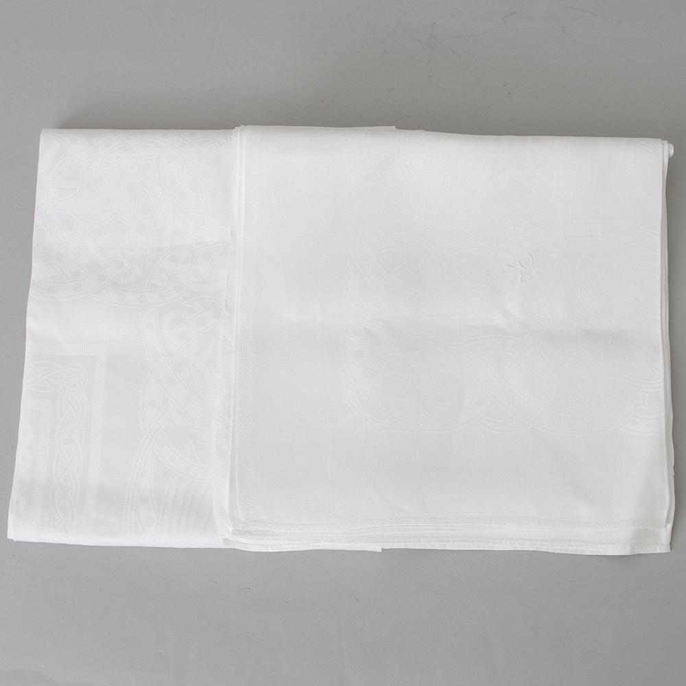 LINNEDUKAR, 2 stycken, drakmönstrade.