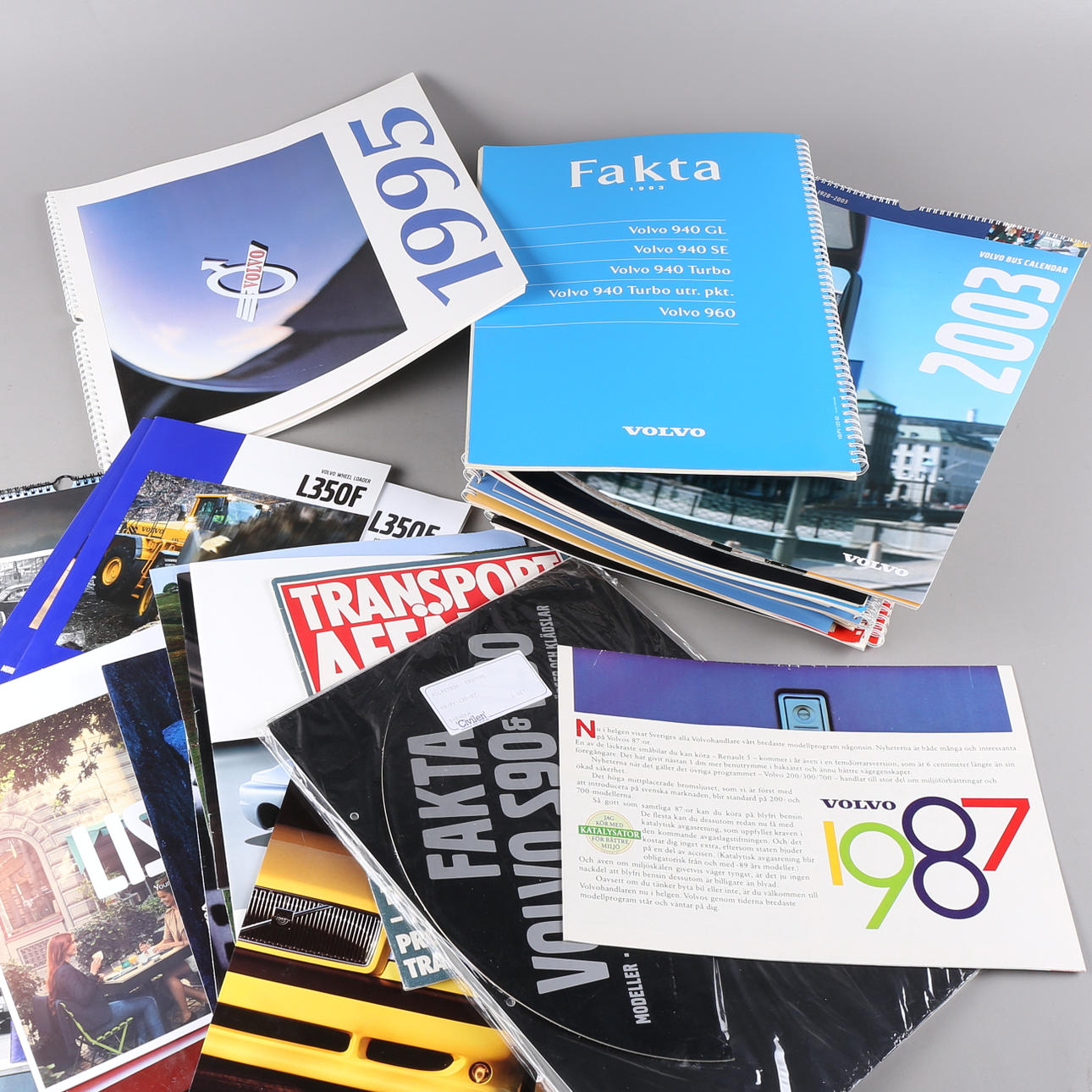 VOLVO, bilbroschyrer, storformat, 1990/2000-tal.