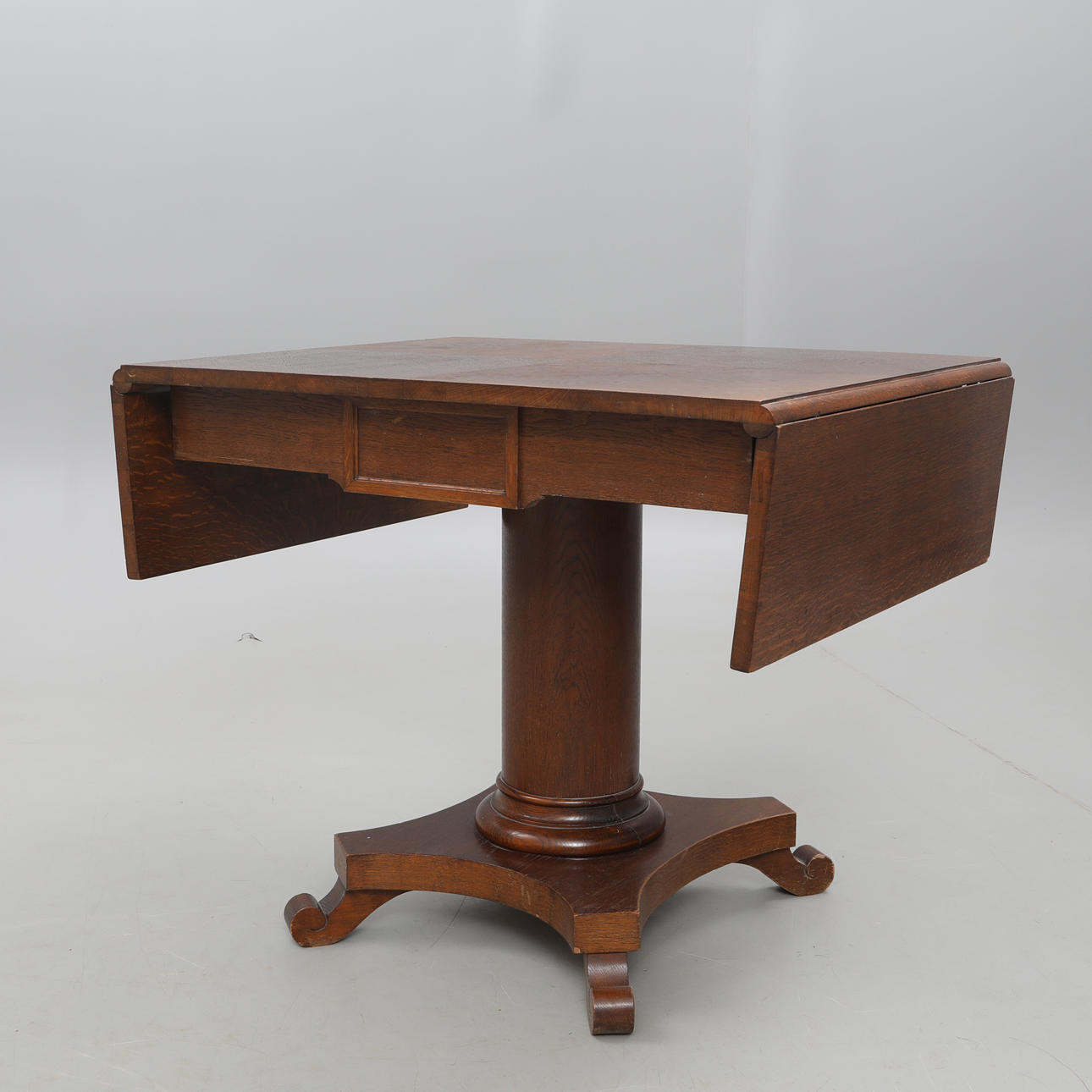 LOUNGE TABLE, flaps, oak, 1940s.