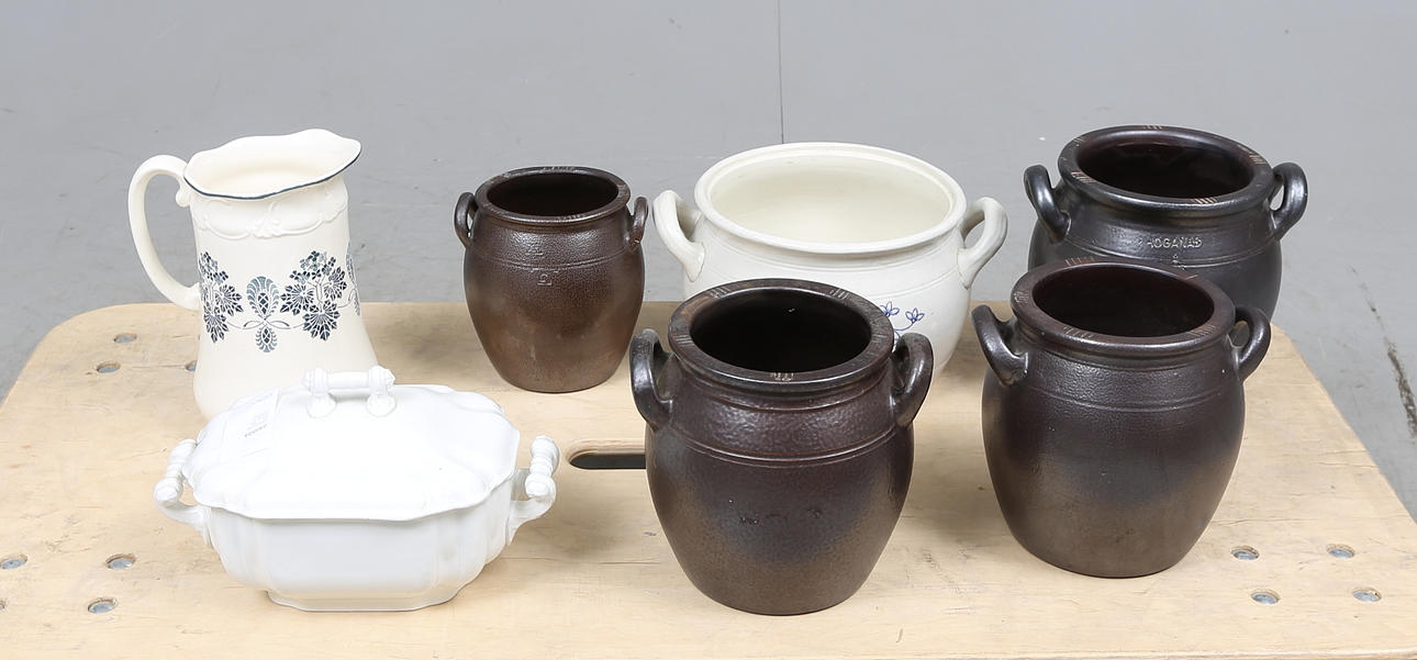 KERAMIKFÖREMÅL, 7 delar, bland annat Höganäs och Gustafsberg.