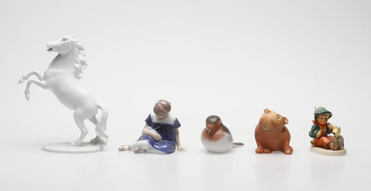 FIGURINER, 5 st, keramik, Gösta Grähs Rörstrand, Kaiser, Hummel Goebel, Bing & Gröndahl.