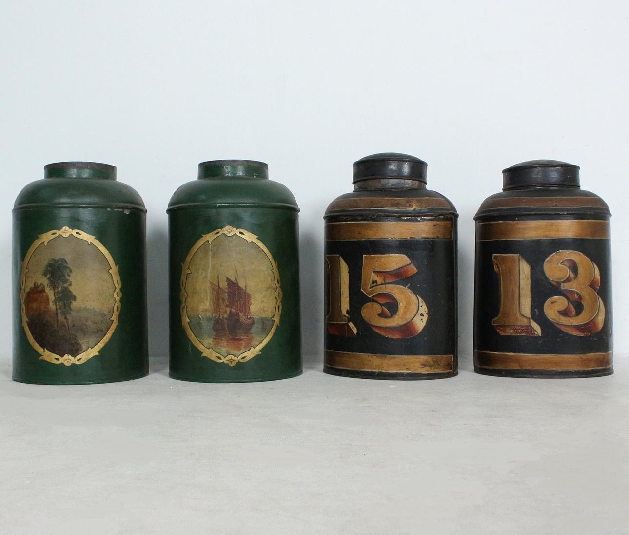 bunt massa tennar/te behållare, 4 stycken.