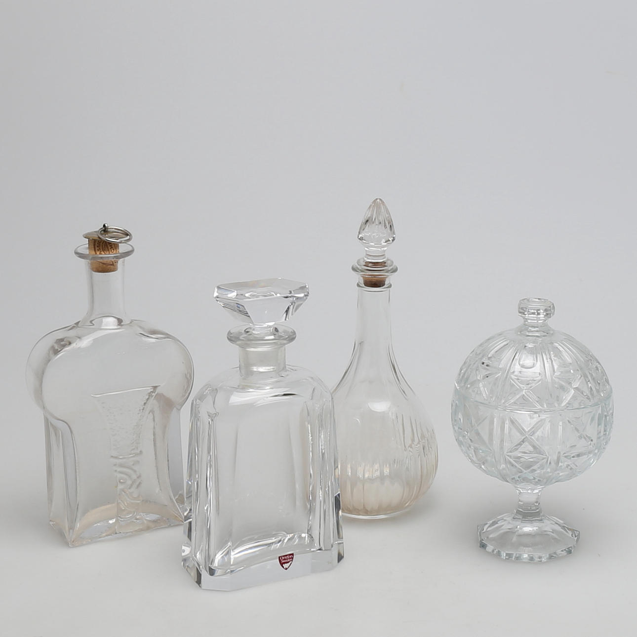 PARTI GLAS, 4 delar, karaffer, bonbonjär.