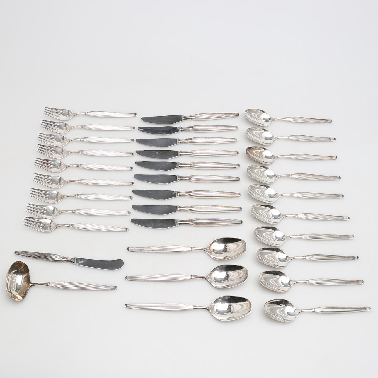 PARTI NYSILVERBESTICK, 23 delar, Raadvad, Frigast, Danmark.