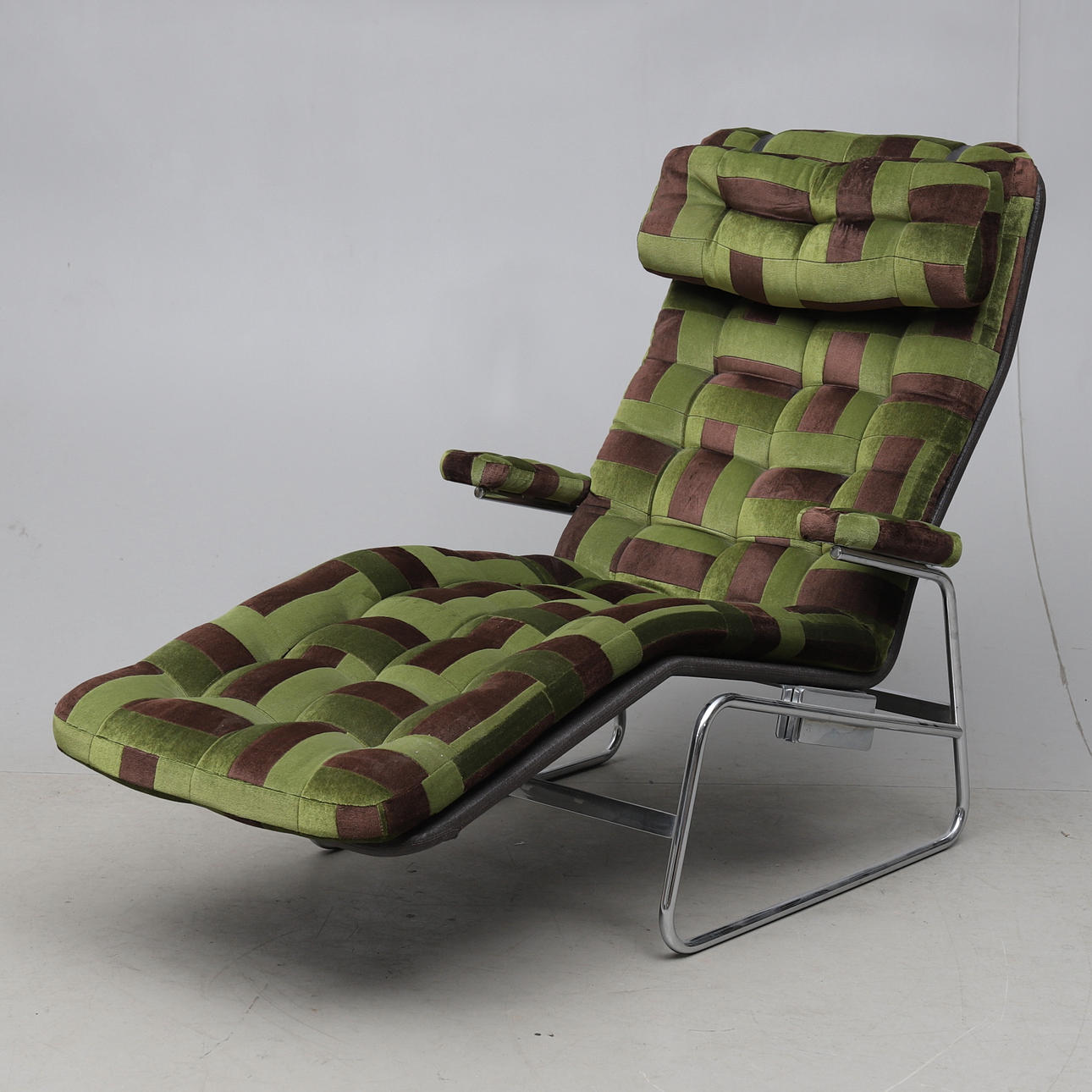 SAM LARSSON. vilstol, "Fenix", Dux, 1900-talets andra hälft.