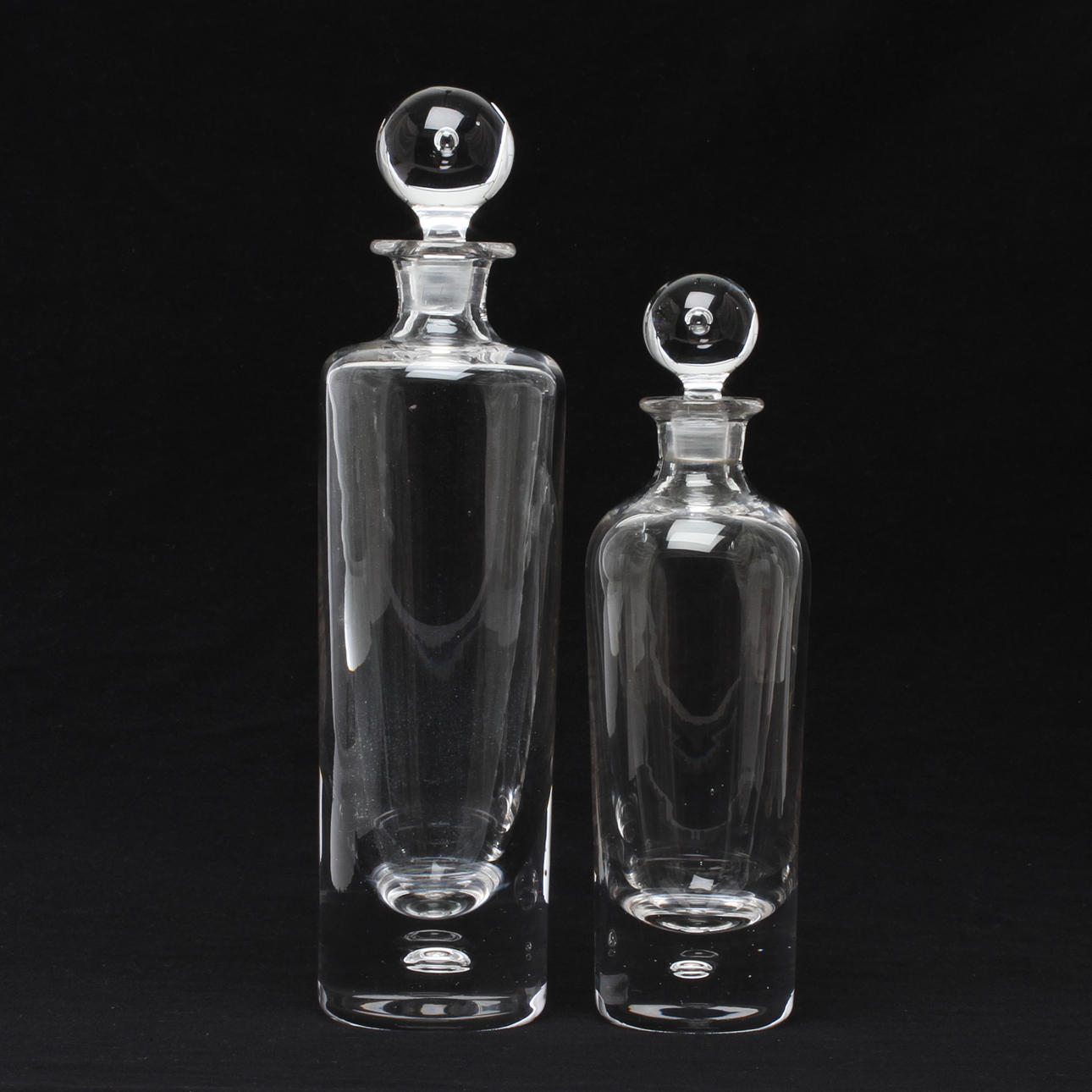 KARAFFER, 2 st, glas, möjligen "Pippi", Kosta, 1900-tal.