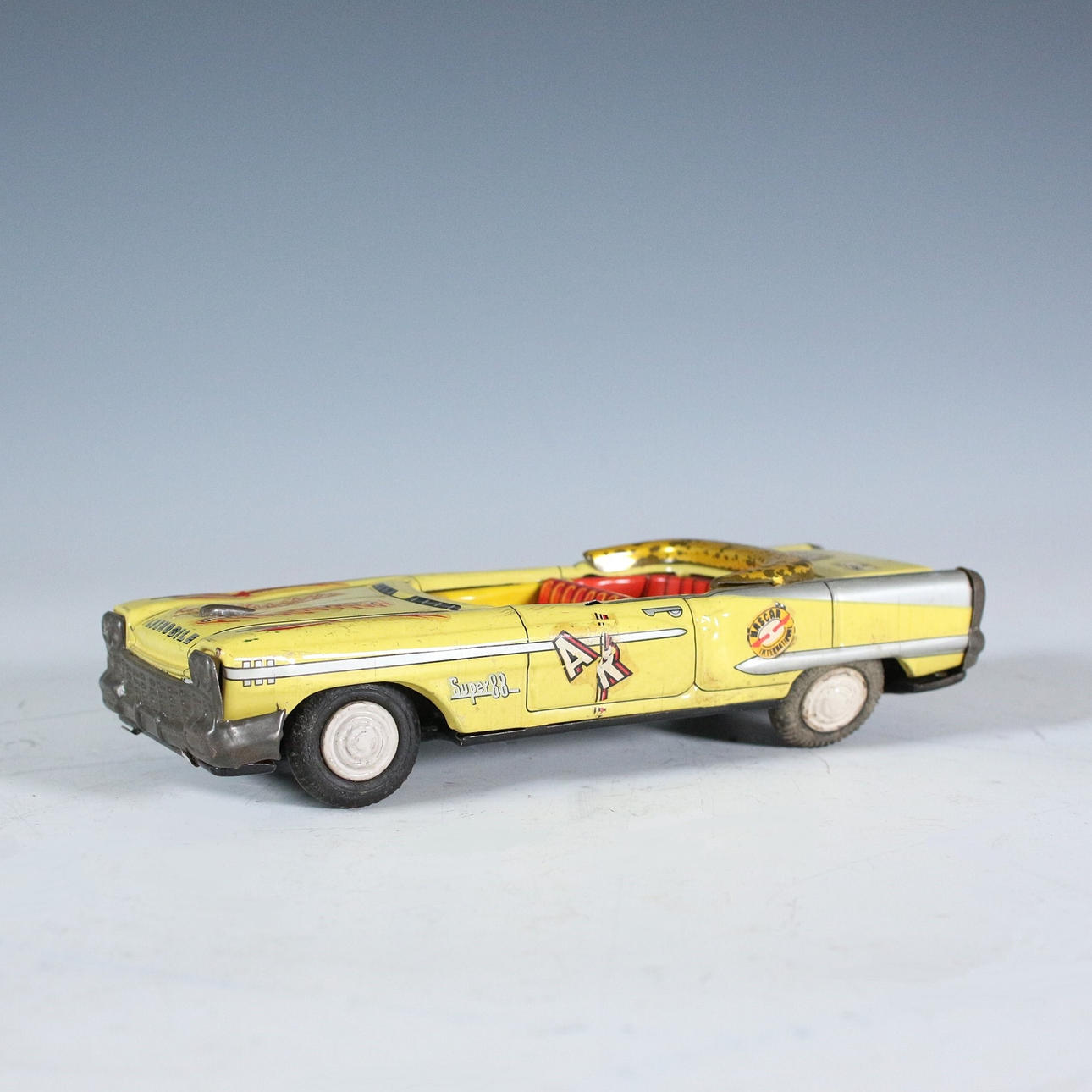 'Oldsmobile Super 88', tin.