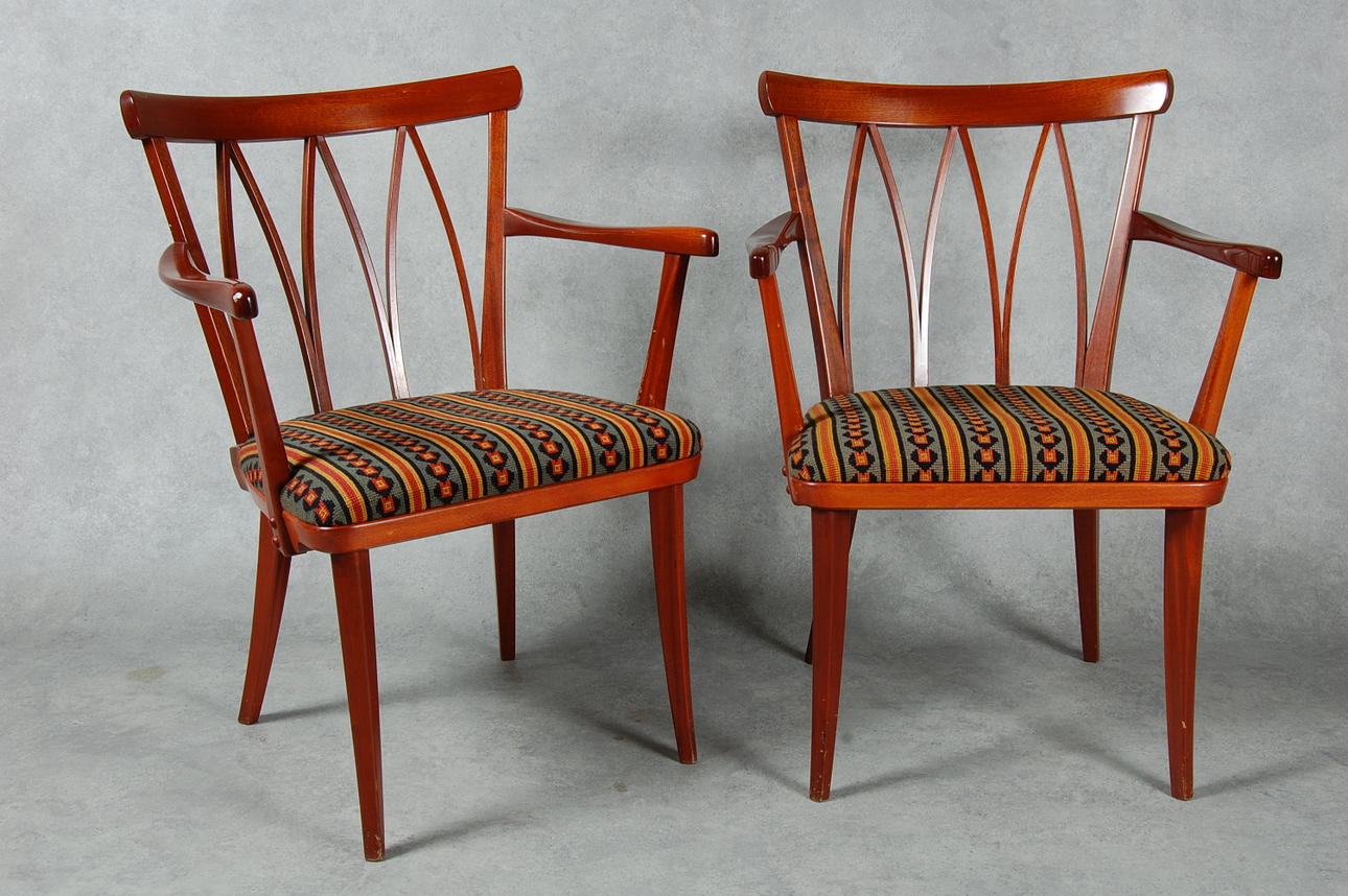 Karmstolar, 1 par " Pyramid " Carl Malmsten.