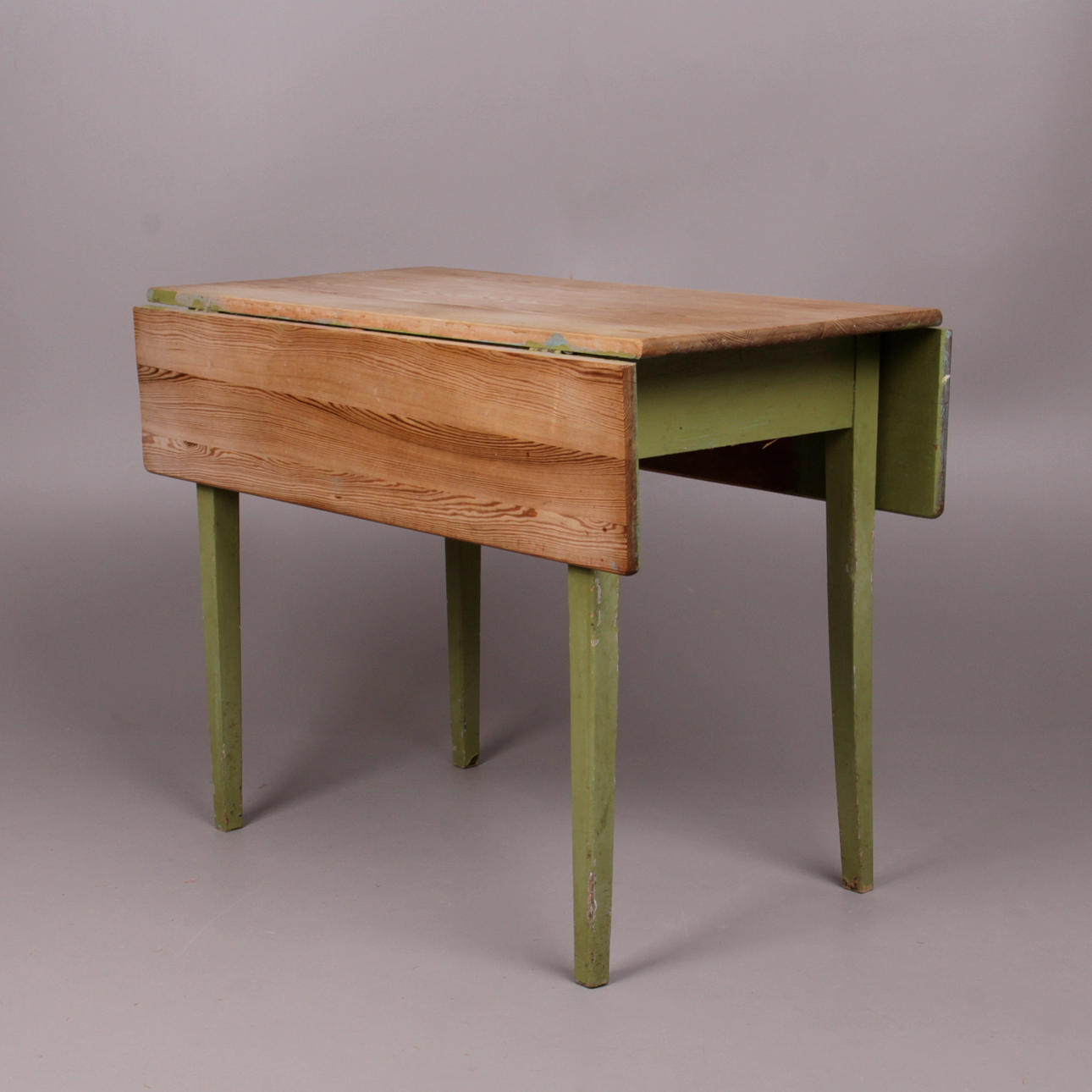 KLAFFBORD, furu, 1900-talets första hälft.