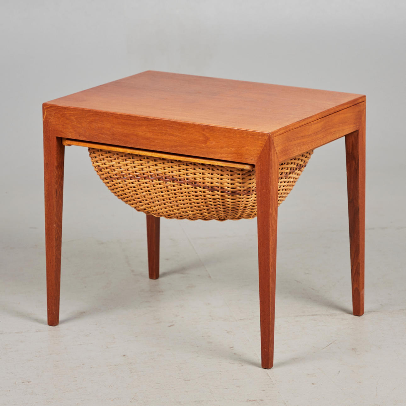 SEVERIN HANSEN. Central Møbler, syskab, teaktræ, flet, 1960'erne, Danmark.