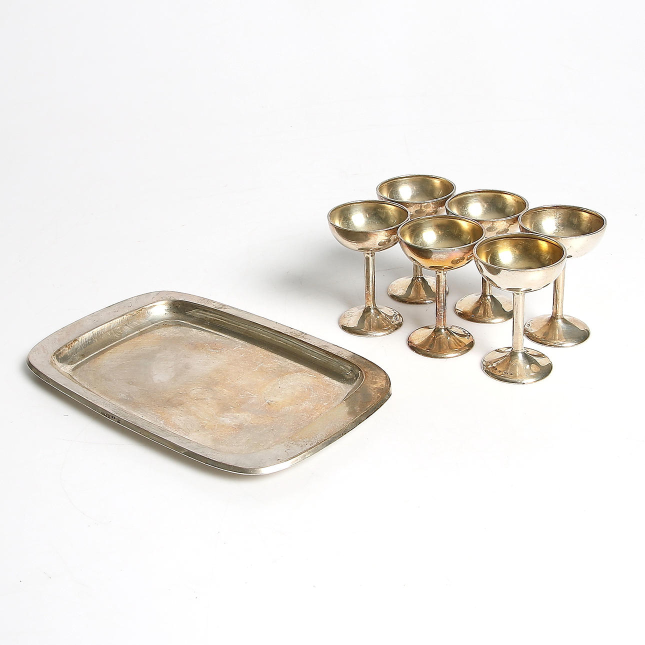 ÄGGKOPPAR, 6 st, GAB, samt BRICKA, MGAB, silver, 1900-talets första halva. Vikt 158 gram.