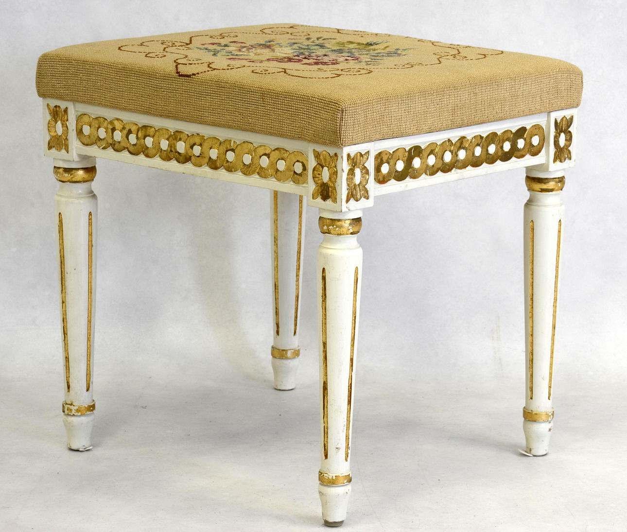 TABURETT, Gustaviansk stil, 1900-tal.