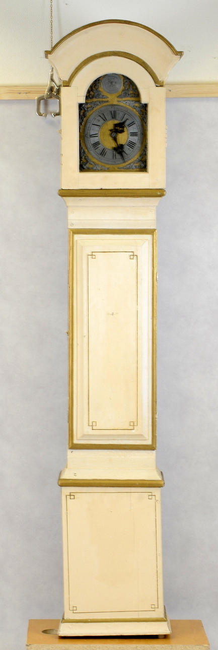 GOLVUR, vitmålad, 1800-tal.