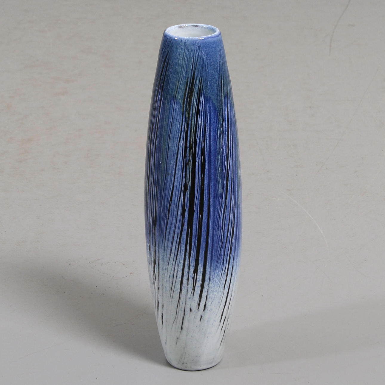 MARI SIMMULSON. Vas, keramiikka, Upsala-Ekeby.