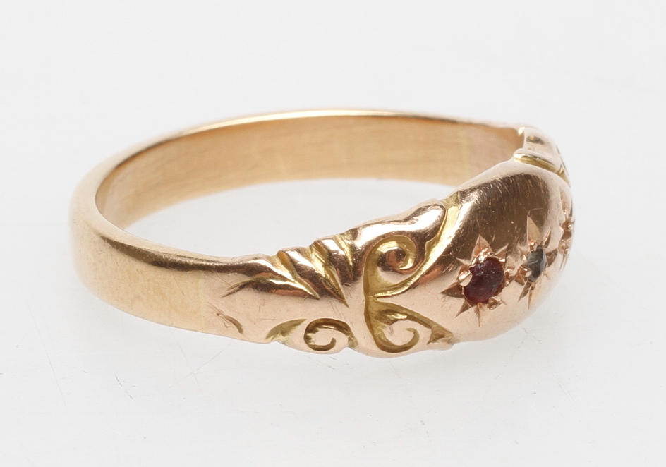 RING, 18k guld, vikt ca 3,2 gr.