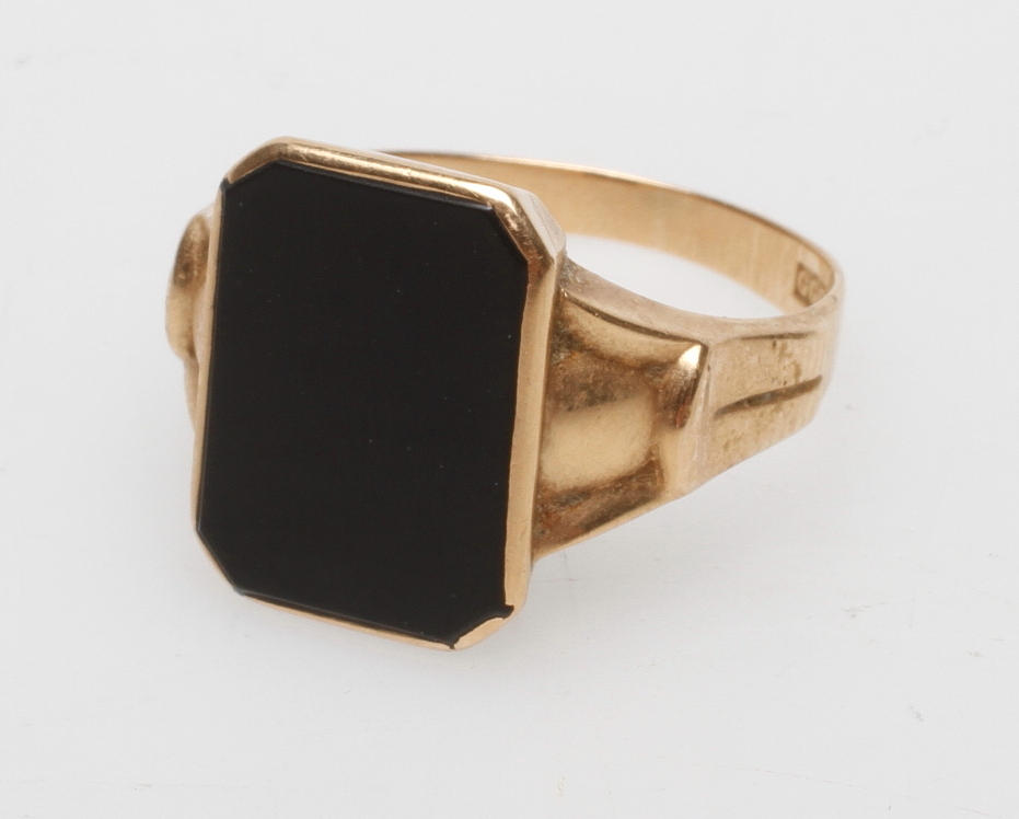 KLACKRING, 18k guld, vikt ca 5,2 gr.