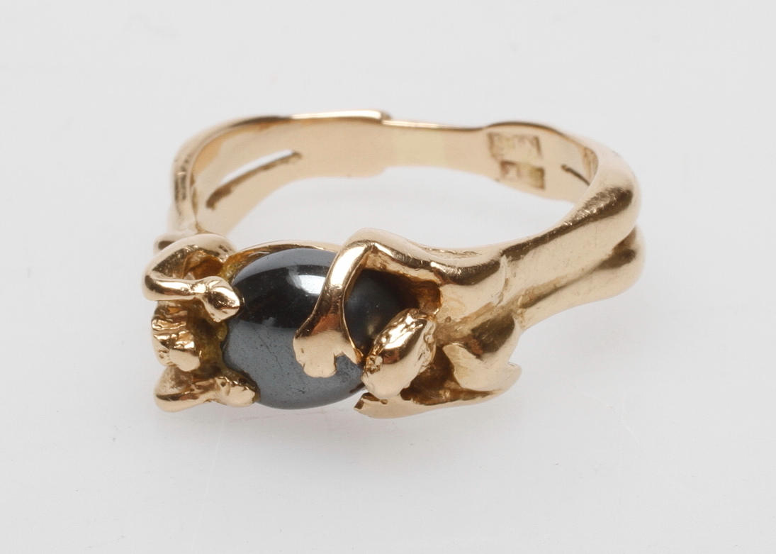 ZORNRING, 18k guld, vikt ca 6,8 gr.