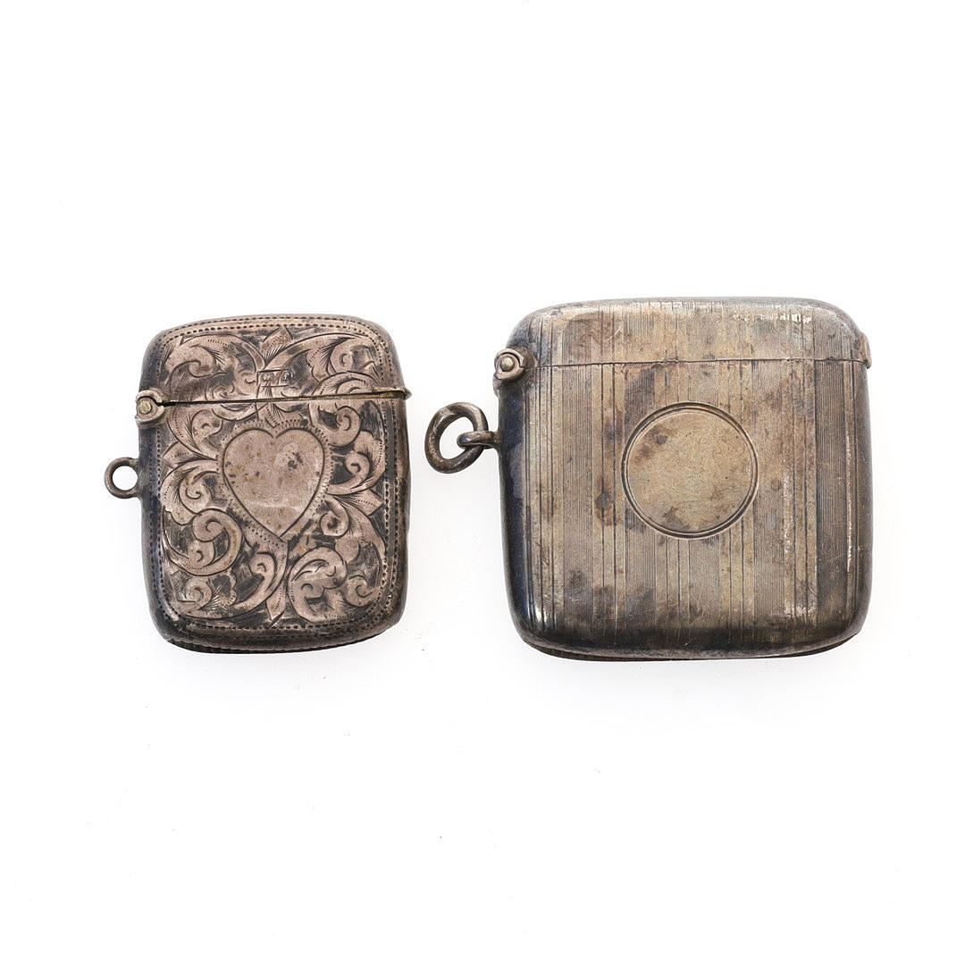 EN EDVARDIANSK SILVERMOTOR VÄNDE VESTA FALL.