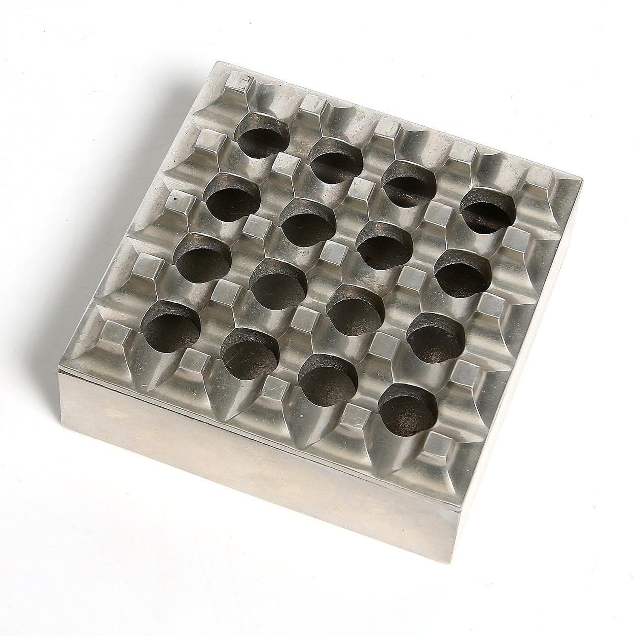 ASKKOPP, vitmetall, "Ultima 15" Ljungberg & Bäckström, Lund. 1960/70-tal.