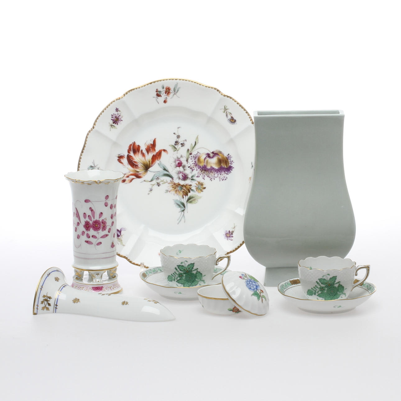 PORSLIN, 9 delar, bland annat Herend.