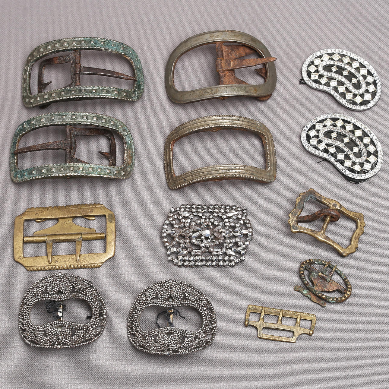 SPÄNNEN, 10 set, 1700-1900-tal.