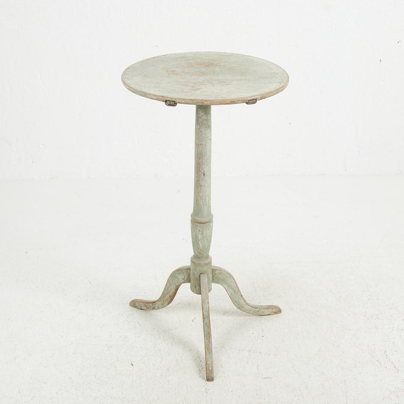 FOLDING TABLE, 1800s, three split feet, round top, painted.
