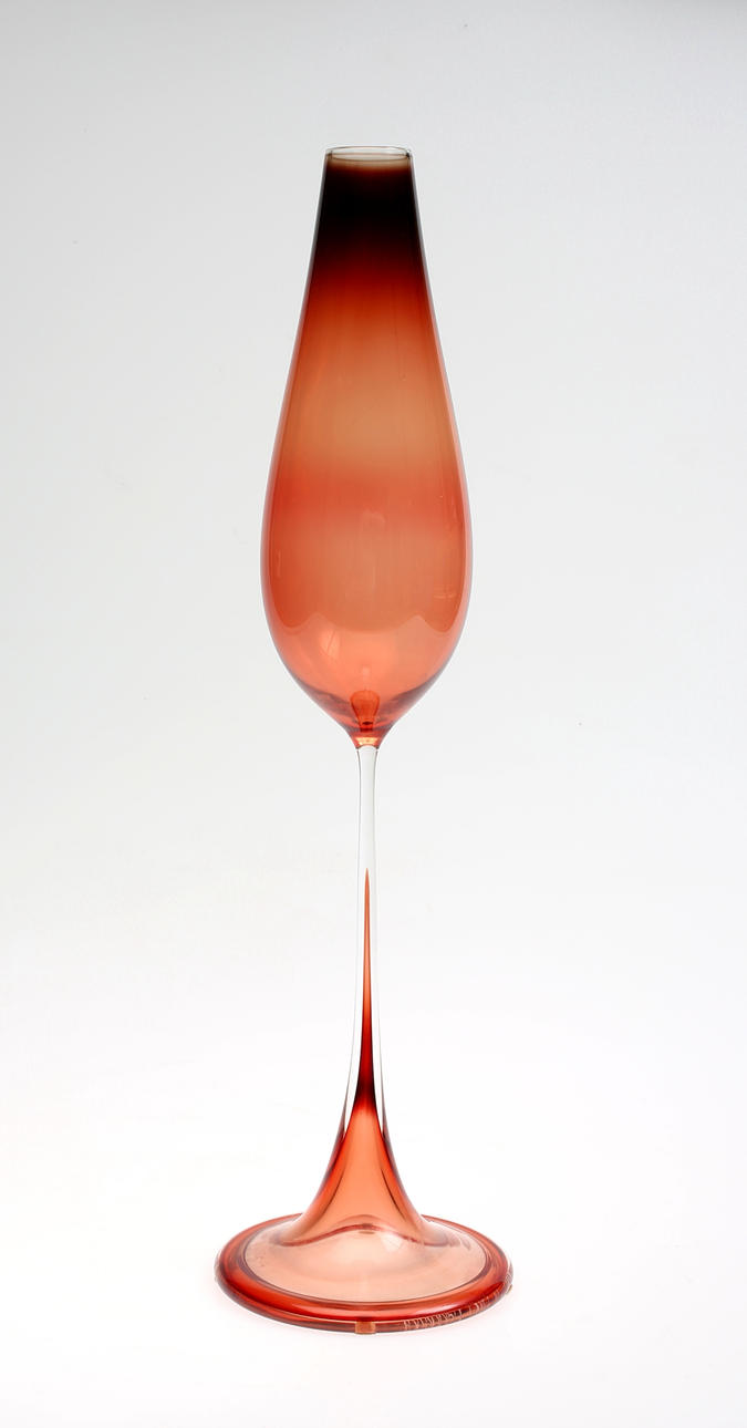 NILS LANDBERG. Tulpanglas, Orrefors, signerad.