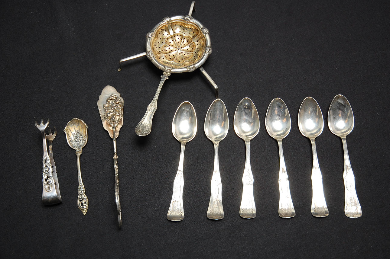 TESPINDEL, TESKEDAR, KAKTÅNG, SOCKERTÅNG, 10 delar, silver, 1800-tal.