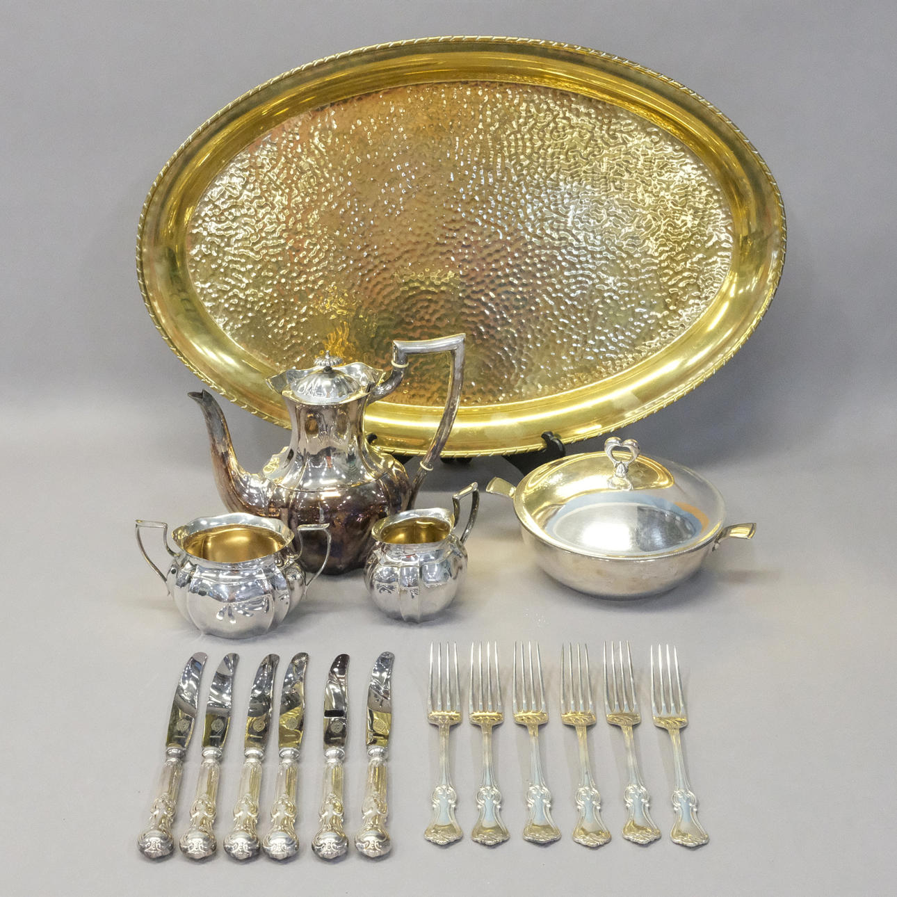 OBJETOS DE ALPACA Y LATÓN.