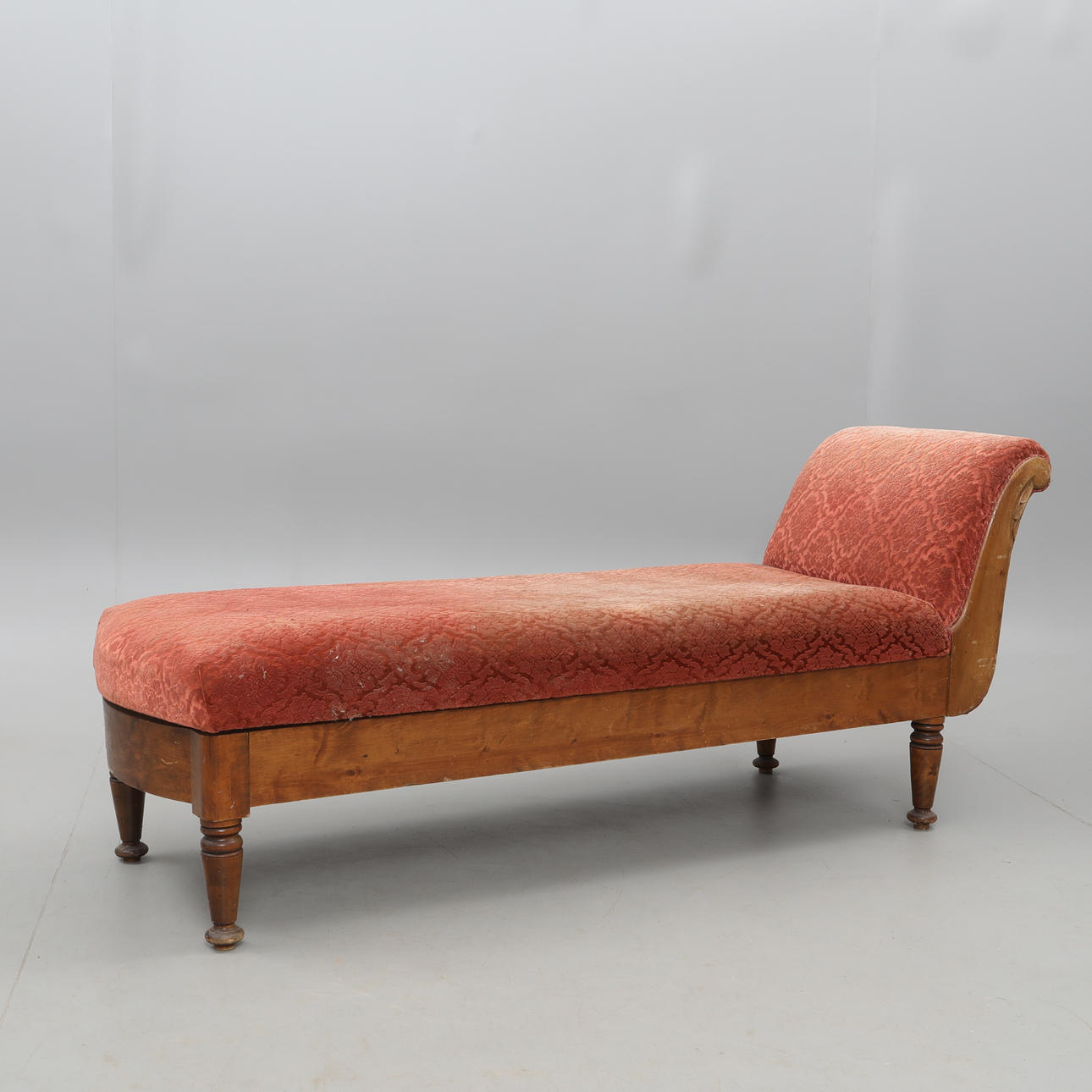 SCHÄSLONG / DAGBÄDD.