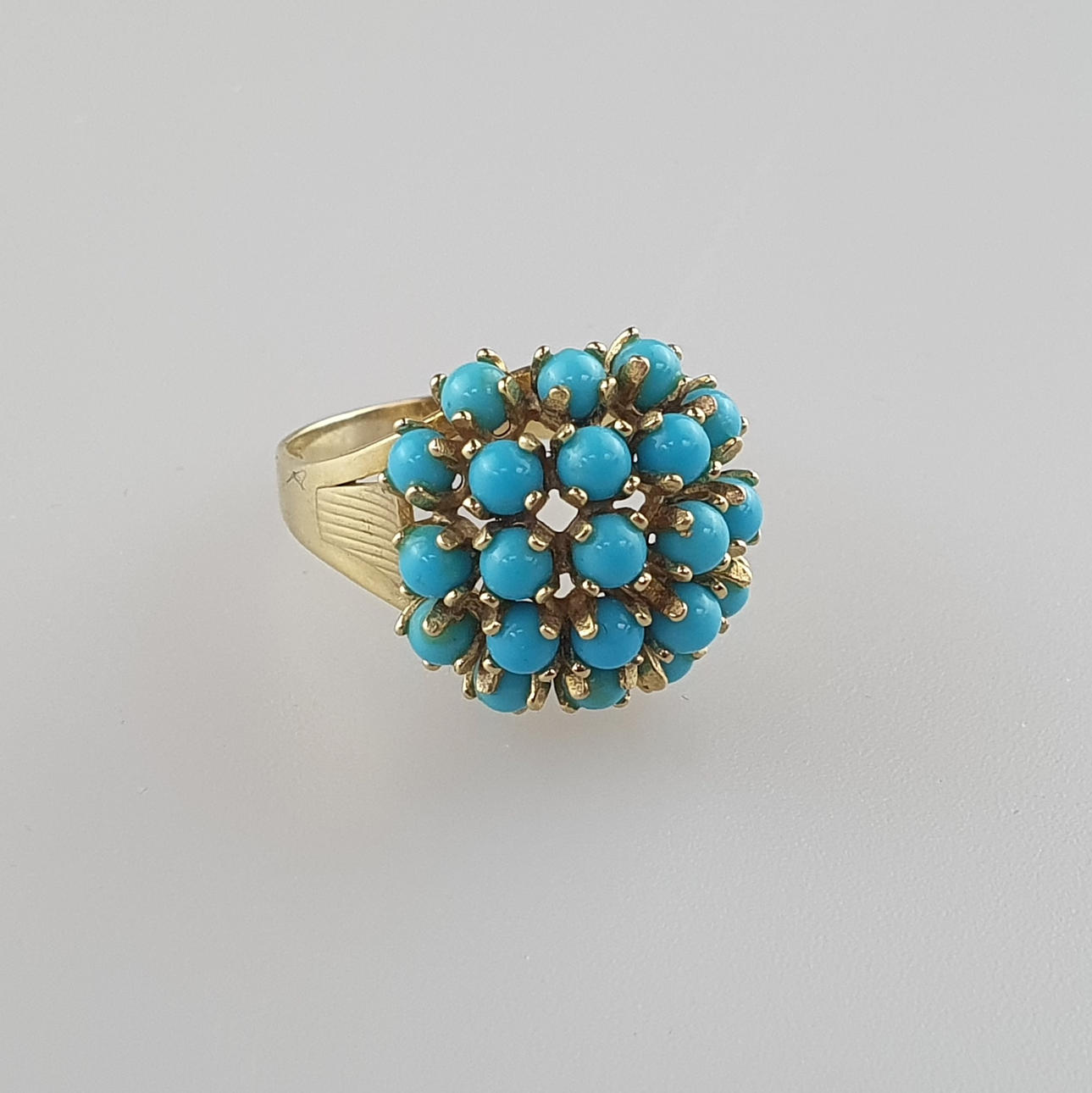 - GULDRING med TURKOS - ring storlek 57.