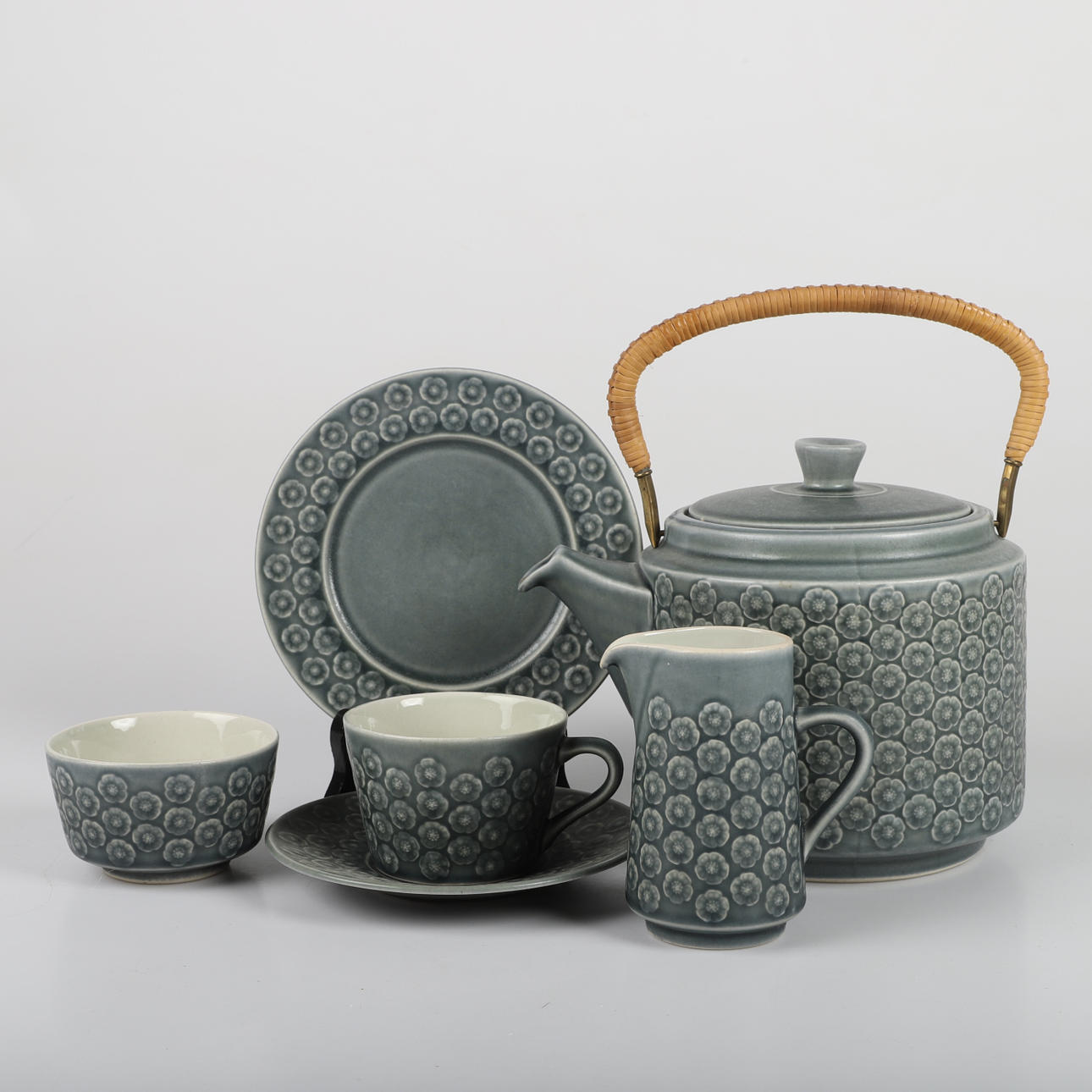 JENS  QUISTGAARD. Testel, 13 dele, "Azur", keramik, Kronjyden, Danmark.