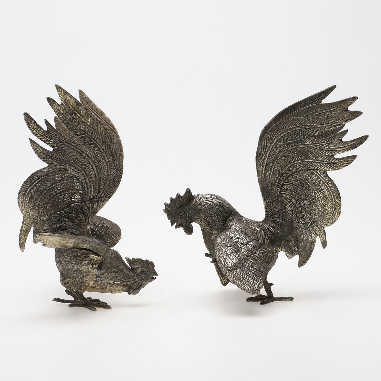 TISCHDEKORATION, 2 Stück, Kampfhähne, Metall.