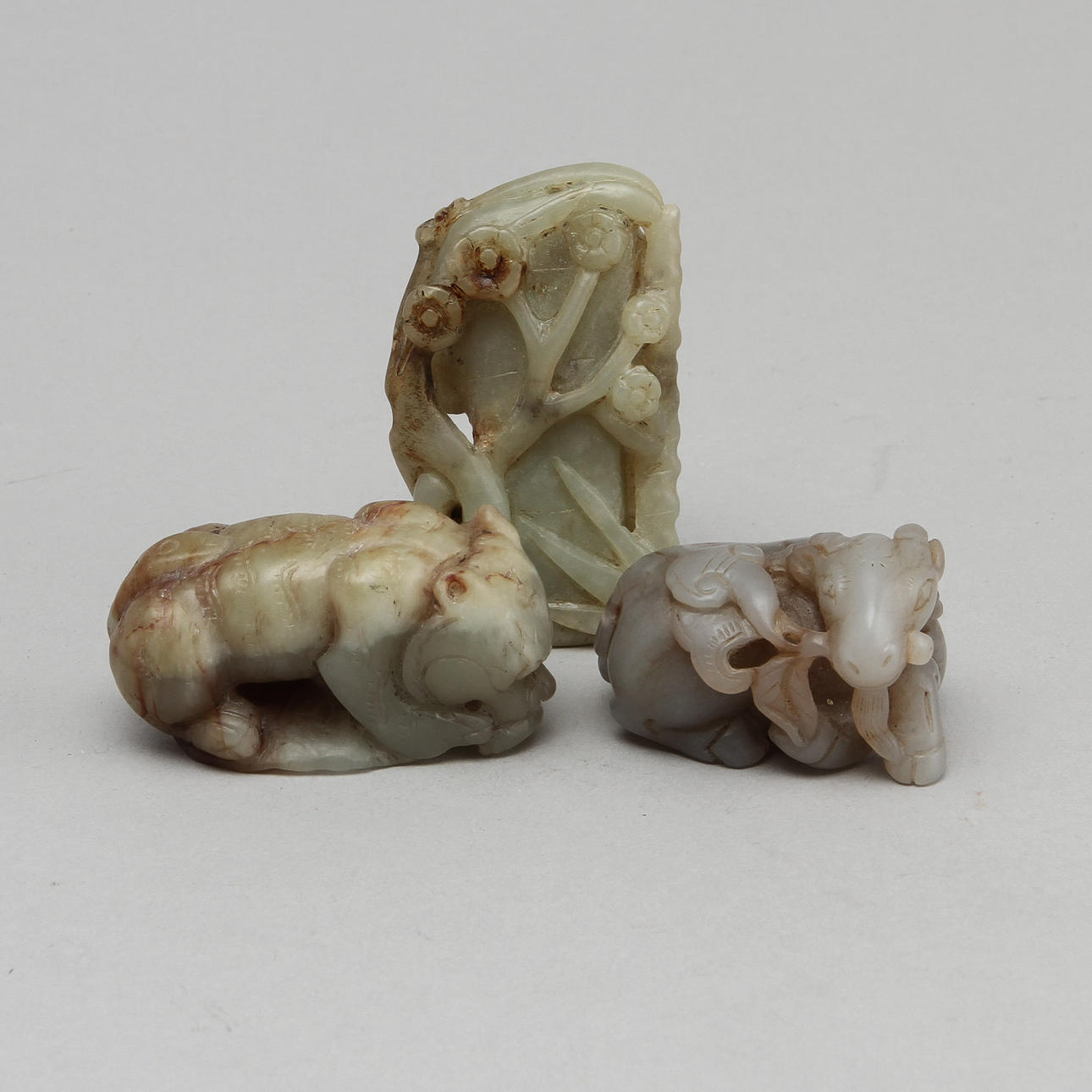 AMULETTER, 3 st, jade, Kina 1900-tal.
