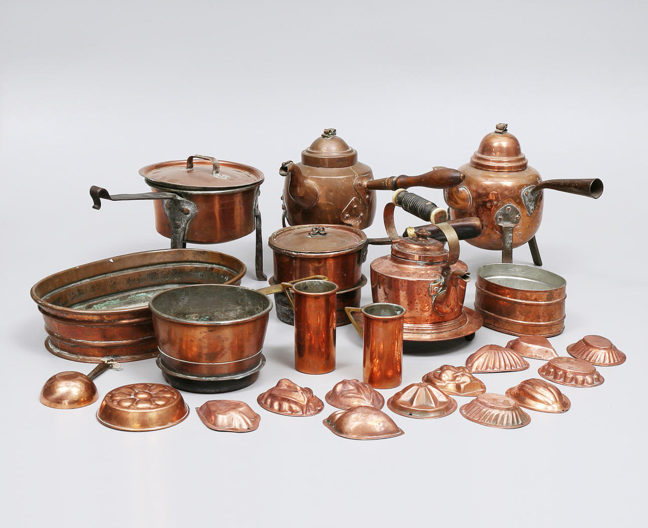 COPPER OBJECTS, approx. 20 pieces, 19th/20th century.