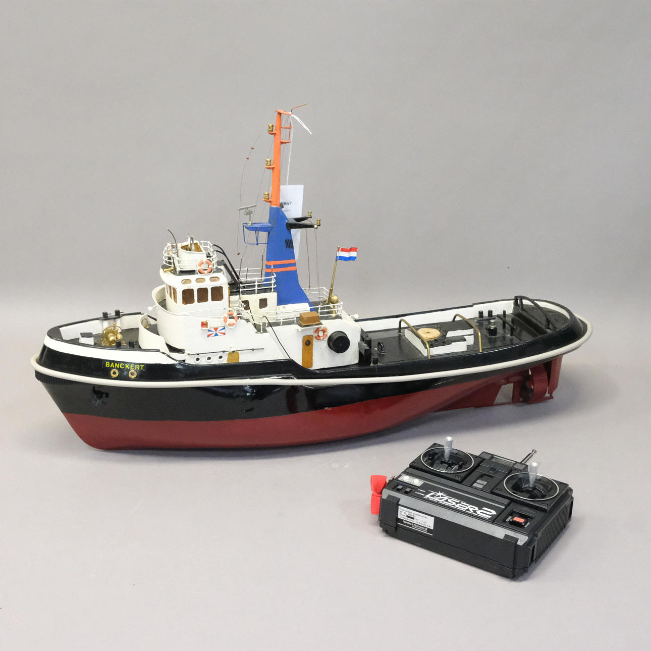 MALLILAIVA, SÄHKÖ, PANKKI, KAUKOSÄÄDIN MUKANA.