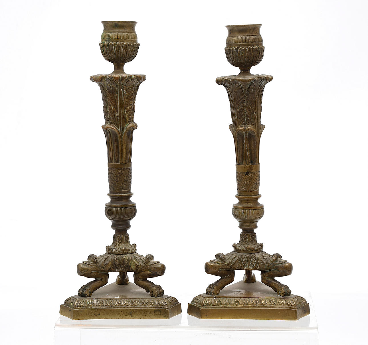 Paar Leuchter "Restaurierung" aus vergoldeter Bronze.